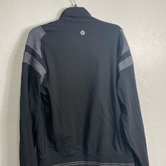 Lululemon men’s jacket sz M - Picture 3 of 12